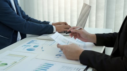 reddi- advisor with client